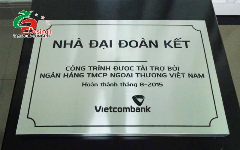 Bảng hiệu Inox ăn mòn màu trắng