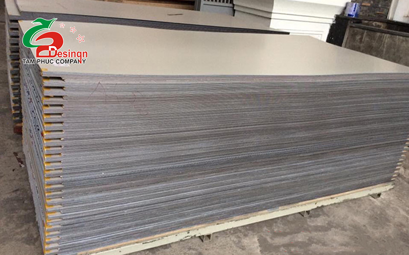Giá vật liệu quảng cáo như alu, mica đắt đỏ hơn ốc ít và các loại đèn